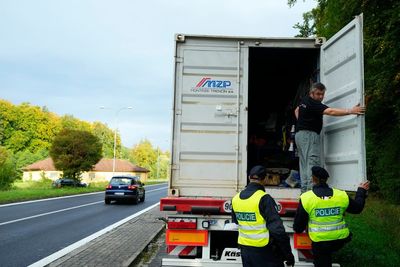 Czechs relaunch checks at Slovak border amid migration wave