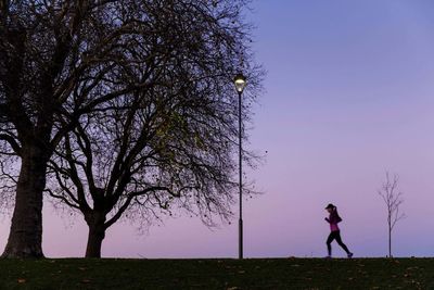 6 ways to find workout motivation as the days get shorter and colder