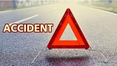 Road Accident in UP: 3 die, 7 injured as truck rams e-rickshaw