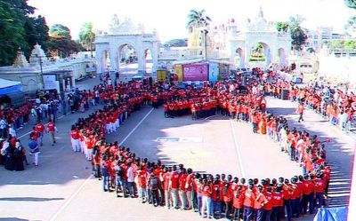 Human chain for healthy heart