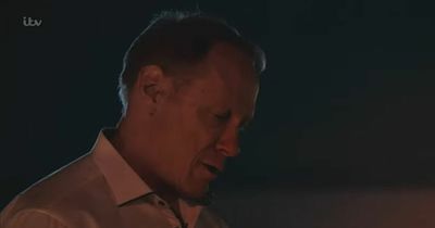 ITV Coronation Street fans spot flaws as Stephen burns Leo's clothes in murder cover-up