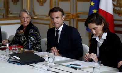 Backlash as French ministers wrap up warm to set energy example