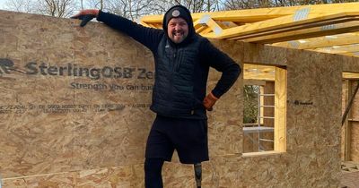 One-legged builder who beat cancer twice spreads hope to others with joyful TikTok videos