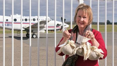 Outback women make Christmas puddings to support Royal Flying Doctor Service in Broken Hill