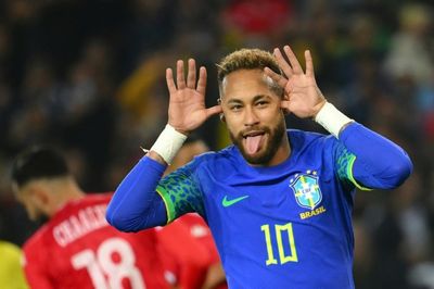 Neymar backs Bolsonaro in Brazil vote