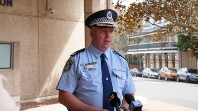NSW Police investigate after man dies while fleeing police on M1 motorway near Tweed Heads