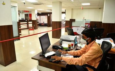 Data | Automation crushes bank hirings for clerical jobs, officers unaffected