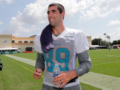 Former NFL player, 2nd rock climber found dead in California