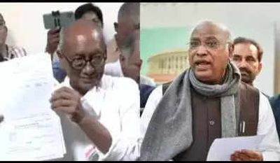 Digvijaya Singh opts out of Cong prez race, to back Mallikarjun Kharge