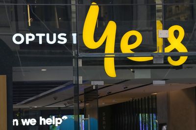 Australian police seek to protect customers after Optus hack