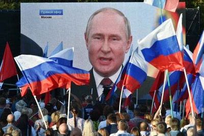 Russia-Ukraine war latest LIVE: Putin annexes four Ukrainian regions in breach of international law and issues new nuclear threat