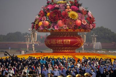 Fewer trips for China's Golden Week amid quarantine fears