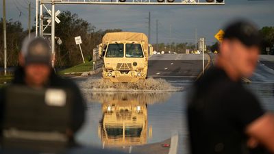 Hundreds of thousands without power in Florida as Hurricane Ian death toll climbs