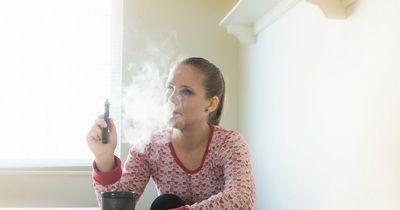 Mum fumes as child wants to start vaping after they spot school worker smoking on shift