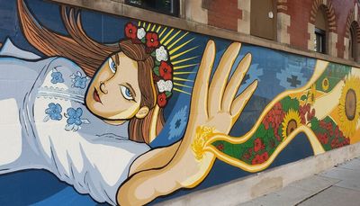 In Ukrainian Village, Sean Archer’s ‘Flower Power’ mural fueled by ‘a desire to fight despair’