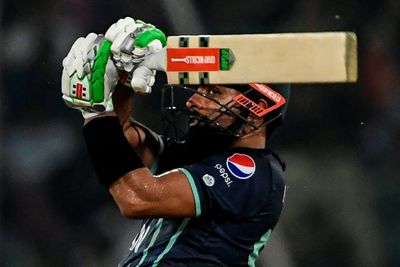 Azam matches Kohli to lift Pakistan to 169-6 in sixth T20I