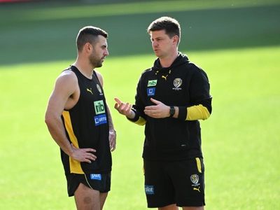 Graham rejects AFL move to stay at Tigers