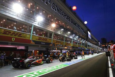 F1 drivers call for wider pitlanes to avoid injury