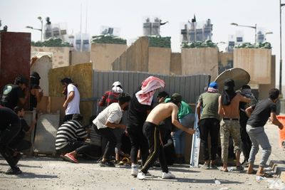 Thousands of Iraqis mark 3rd anniversary of nationwide protests