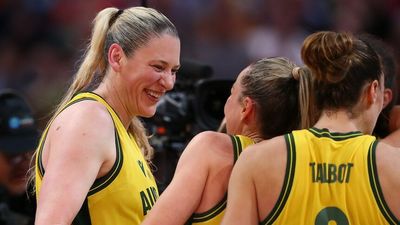 Lauren Jackson delivers one last time in her Australian Opals farewell at FIBA World Cup