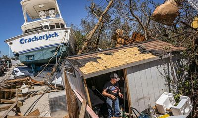 Hurricane Ian: Florida and Carolinas comb wreckage to assess deadly toll