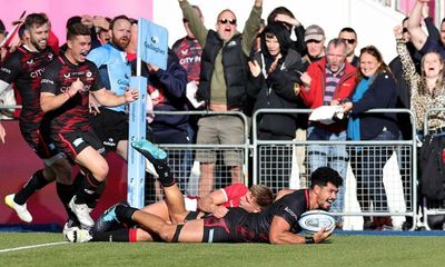 Saracens demolish reigning champions Leicester in record-breaking win