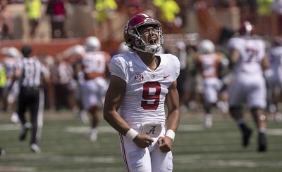 Alabama QB Bryce Young leaves game vs. Arkansas with injury