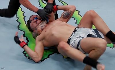 UFC Fight Night 211 video: Brendan Allen taps Krzysztof Jotko in first with rear-naked choke