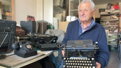 Business booms for Melbourne's last typewriter repairman, Tom Koska