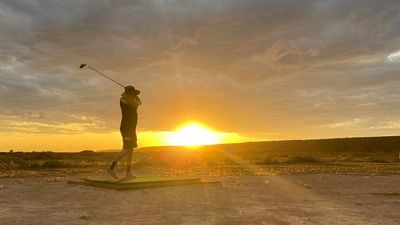 How contest on Australia's roughest golf course is driving Nullarbor tourism