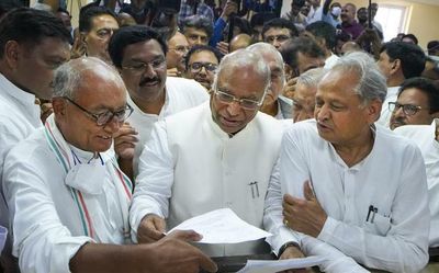 Congress president polls: Ashok Gehlot throws his weight behind Mallikarjun Kharge