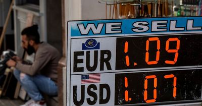 'It's a disgrace': The Manc holidaymakers, businesses and mortgage holders in 'fear and panic' over the pound's slump