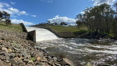 Lake Eppalock begins to spill after spring rain signalling a busy tourist season ahead