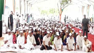 Congress Bharat Jodo Yatra 25 day: Rahul Gandhi pays tribute to Mahatma Gandhi in Mysuru