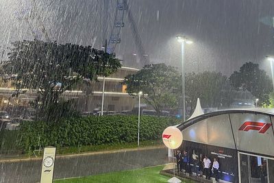 Singapore GP start procedure delayed due to poor weather