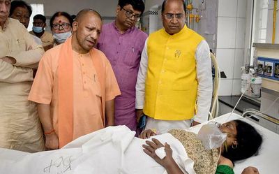 Kanpur tractor accident | SHO suspended, Yogi Adityanath meets bereaved families