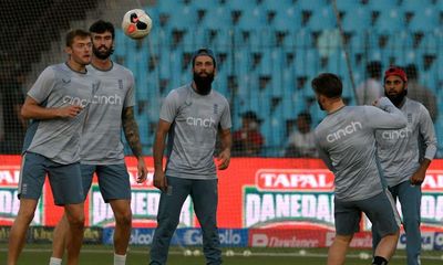 England beat Pakistan by 67 runs to win T20 decider and claim series 4-3 — as it happened