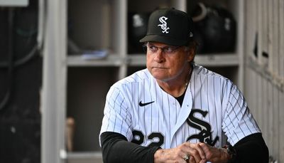 White Sox manager Tony La Russa is expected to announce his retirement on Monday