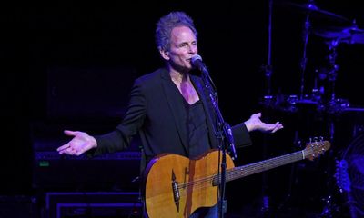 Lindsey Buckingham review – slick guitar work and strong singing from the Fleetwood Mac veteran