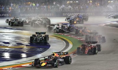 Sergio Pérez wins soggy Singapore F1 GP as Max Verstappen has to wait