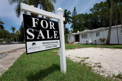 US home prices fall for the first time in a decade