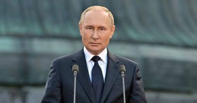 Vladimir Putin seen 'in crippling pain' as new signs fuel fresh cancer claim