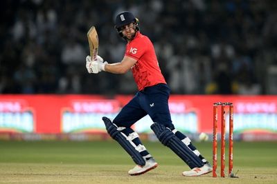 Malan, Woakes star in England's T20I series win over Pakistan