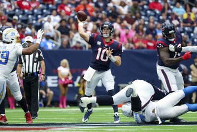 WATCH: Texans QB Davis Mills throws touchdown pass to RB Rex Burkhead against the Chargers