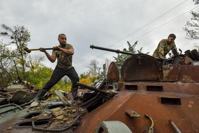 ‘Dilemma for the Russians’ after surrendering key Ukraine city