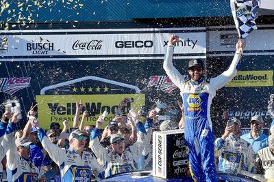 Chase Elliott out-duels Blaney to win Talladega Cup race