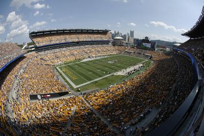 Spectator dies after escalator fall after Steelers game