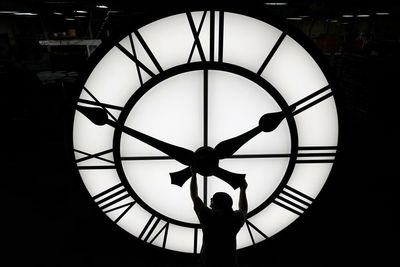 ‘Dark ages’: Brisbane lord mayor pushes for Queensland to adopt daylight savings