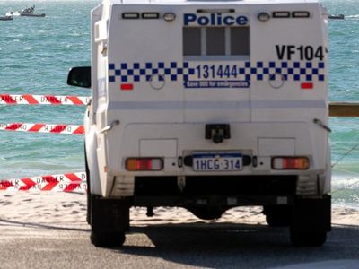 WA father drowns aiding teenage sons