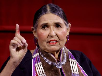 Sacheen Littlefeather, who gave Marlon Brando's Oscar rejection speech, dies at 75